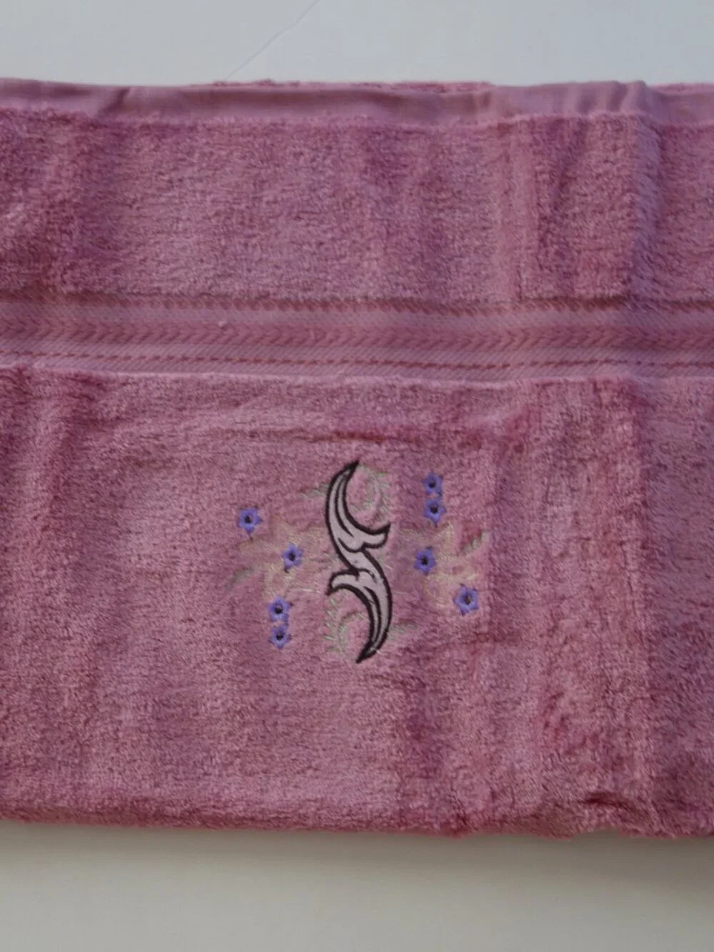 Silky Touch 100% Cotton Rose Pink/Purple Embroidery Bath Towel 24